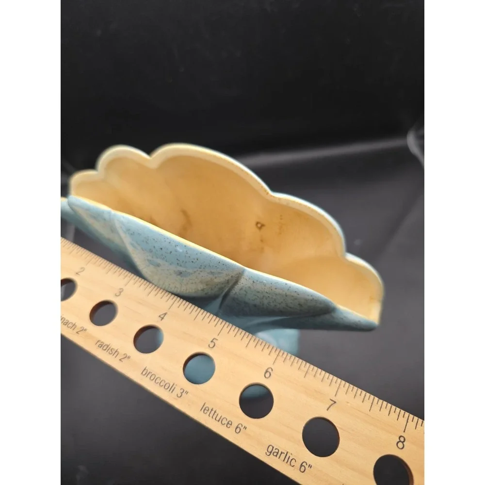 Vintage RED WING Pottery Art Deco Fan/Shell Vase #892-Blue w/Brown Specks-7 1/2